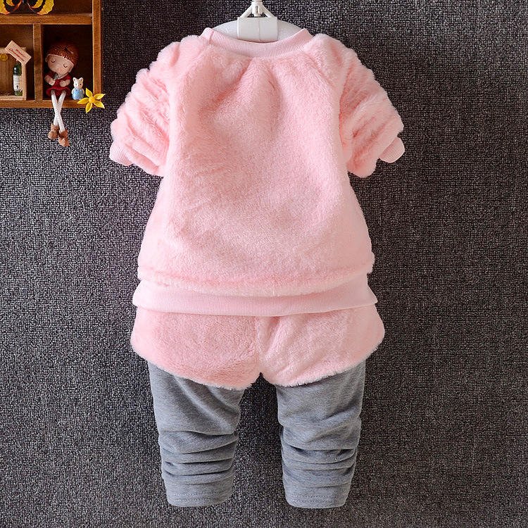 How to Choose Girls Winter Clothes for 1-Year-Olds: Buying Guide