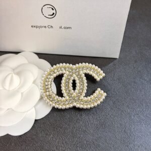 How to choose brooches designer louis vuitton a complete buying guide.jpg