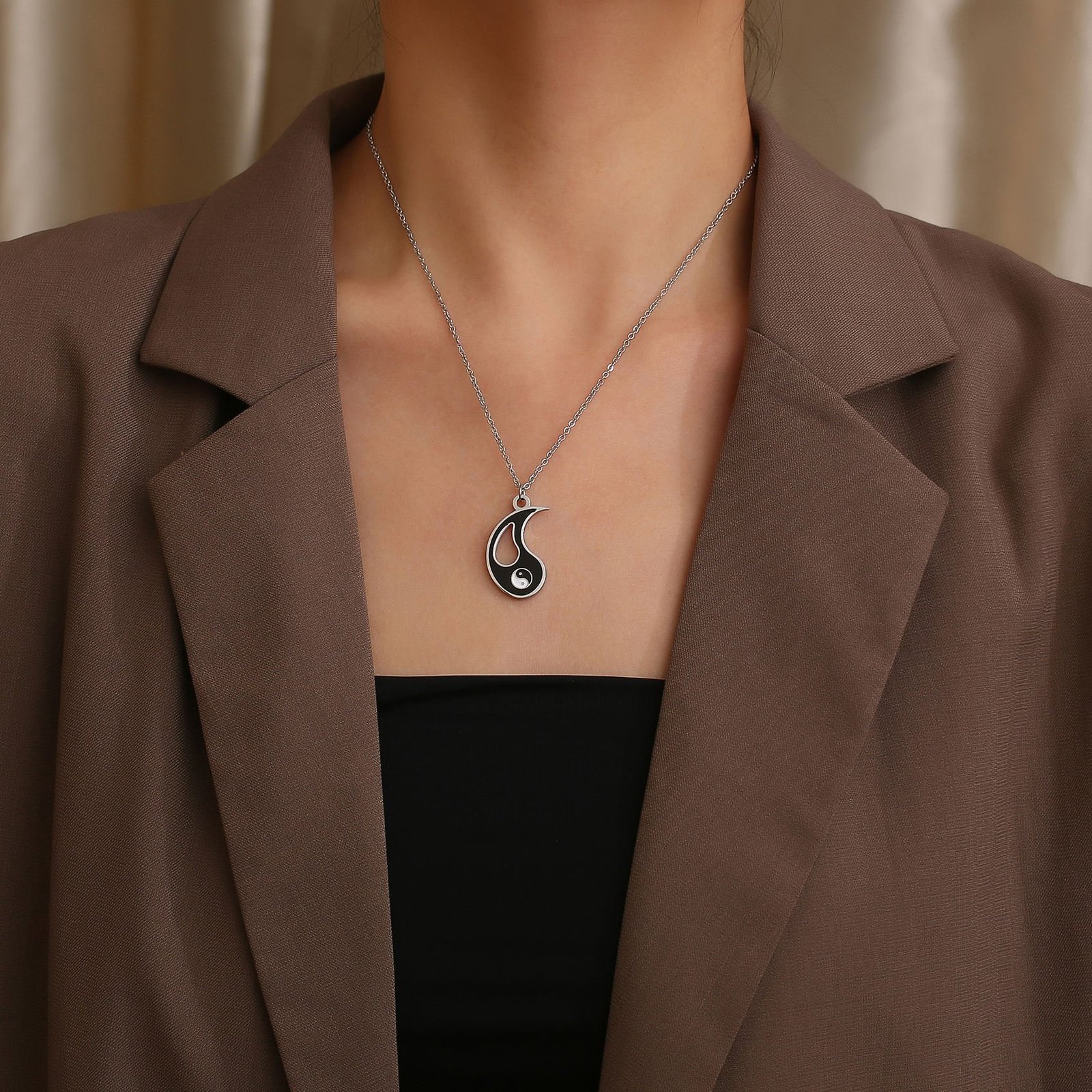 How to choose the best friendship necklace for 3 a complete buying guide.jpg