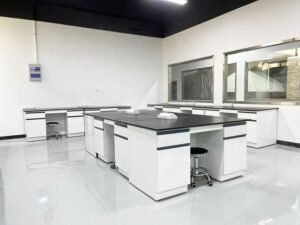 How to choose the best furniture laboratory stainless steel equipment.jpg