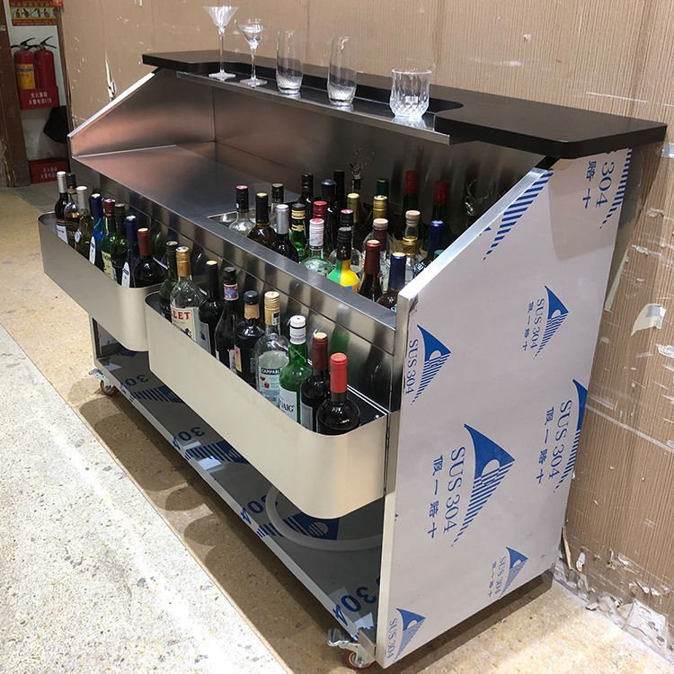 How to choose the best mobile cocktail bar portable for events.jpg