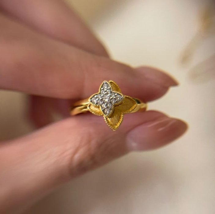 How to choose the best necklace four leaf clover original alhambra.jpg