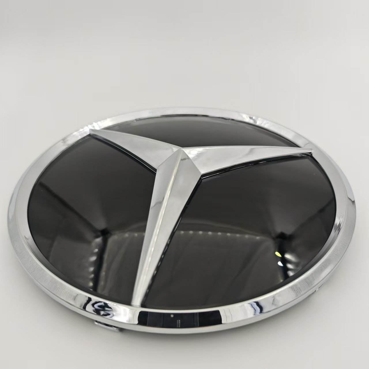 How to choose the right front grill logo mercedes distronic star w212.jpg